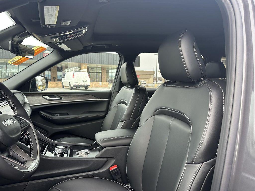 new 2025 Jeep Grand Cherokee L car, priced at $49,123