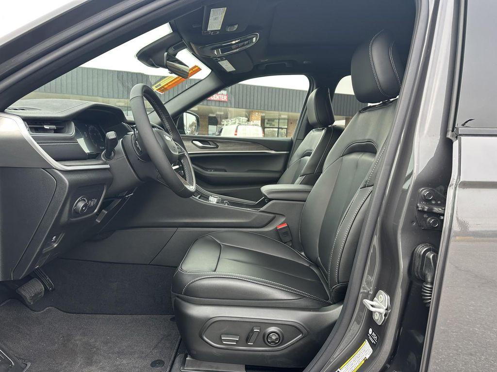 new 2025 Jeep Grand Cherokee L car, priced at $49,123