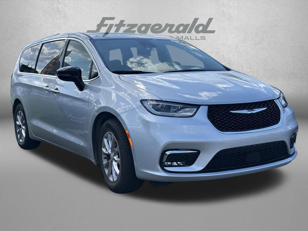 used 2026 Chrysler Pacifica car, priced at $40,787