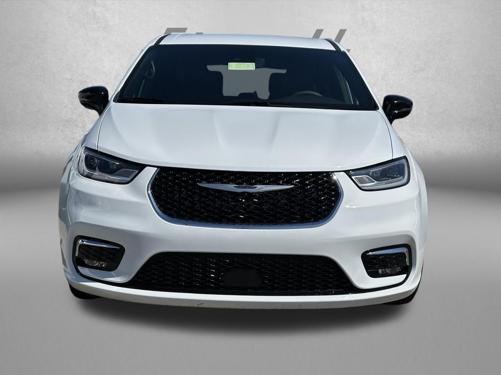used 2025 Chrysler Pacifica car, priced at $29,787