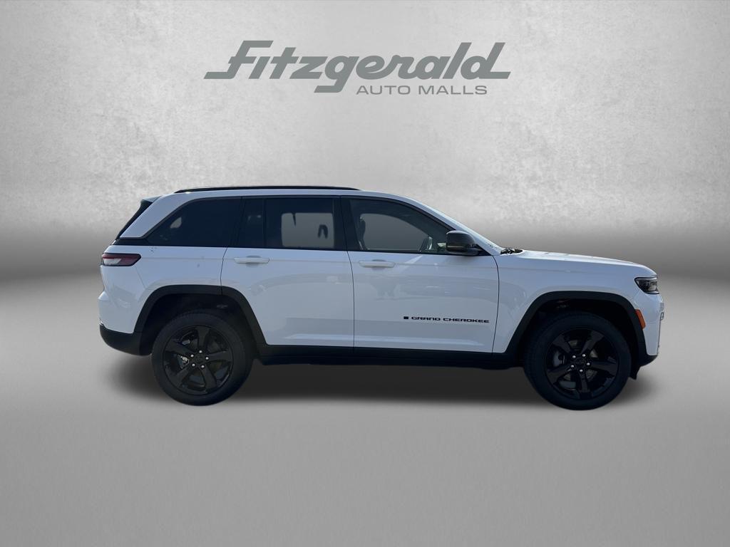 new 2026 Jeep Grand Cherokee car, priced at $47,650