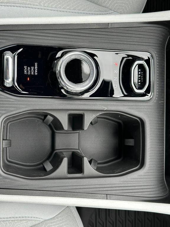 new 2026 Jeep Cherokee car, priced at $38,814
