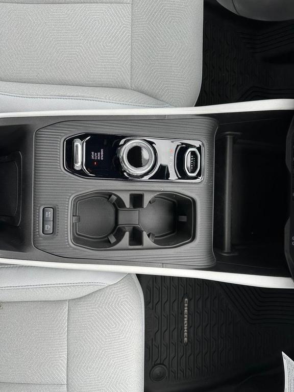 new 2026 Jeep Cherokee car, priced at $38,814