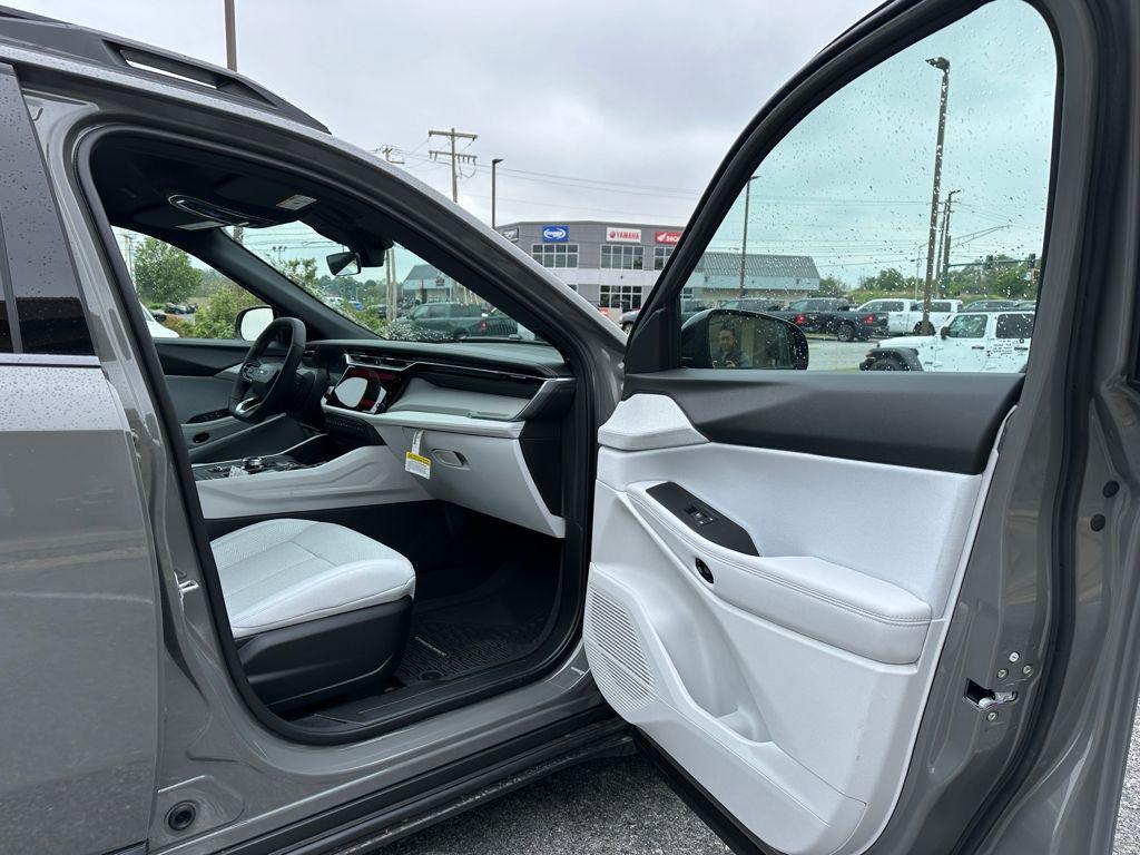 new 2026 Jeep Cherokee car, priced at $38,814