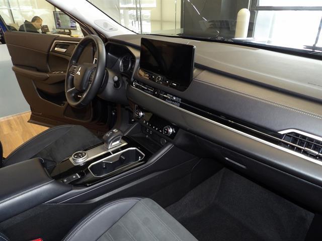 used 2025 Mitsubishi Outlander car, priced at $25,409