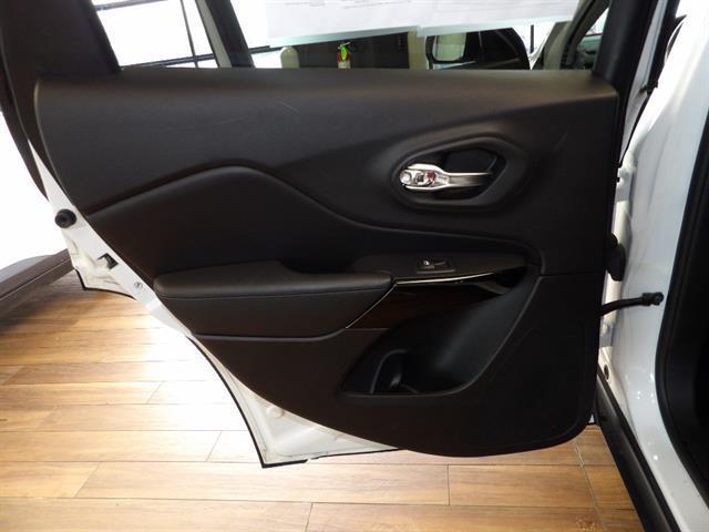 used 2020 Jeep Cherokee car, priced at $15,518