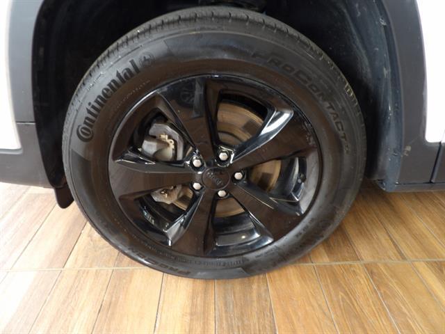 used 2020 Jeep Cherokee car, priced at $15,518