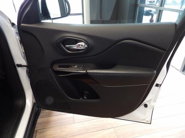 used 2020 Jeep Cherokee car, priced at $15,518