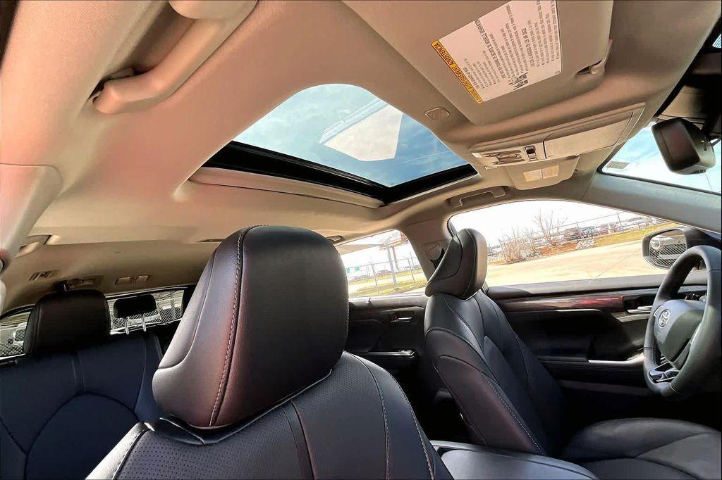 used 2025 Toyota Highlander Hybrid car, priced at $57,900