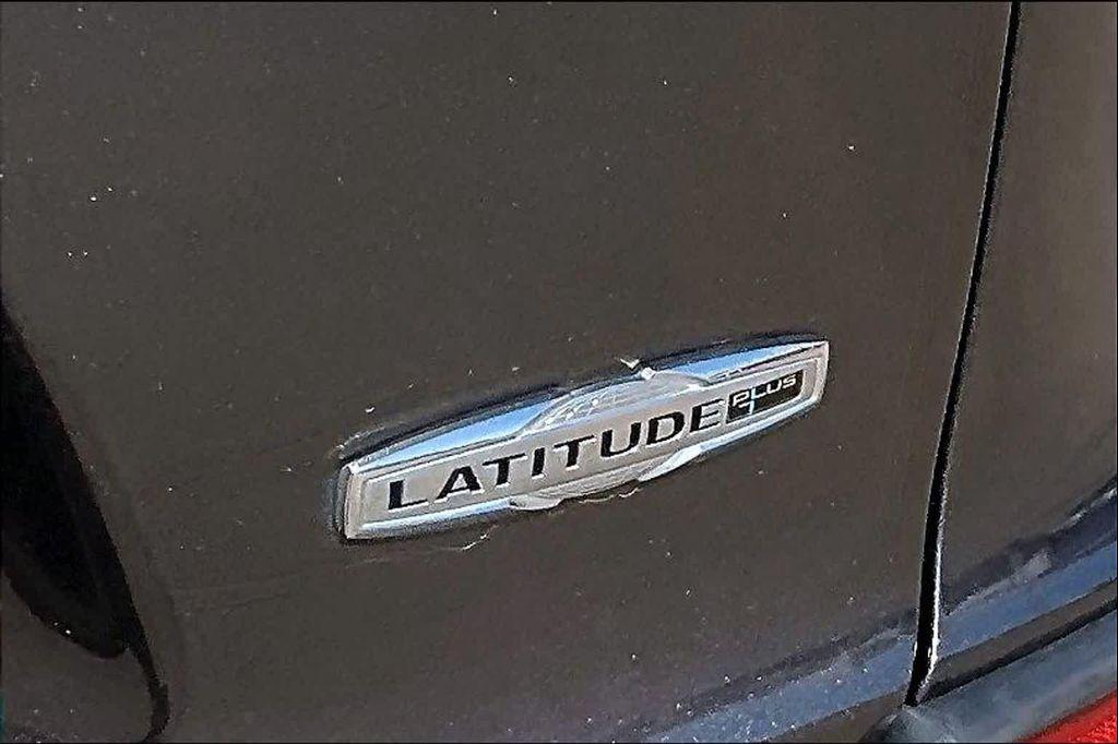 used 2020 Jeep Cherokee car, priced at $15,900