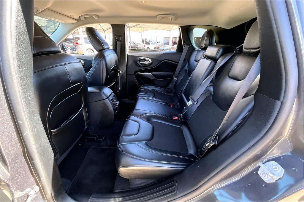 used 2020 Jeep Cherokee car, priced at $15,900