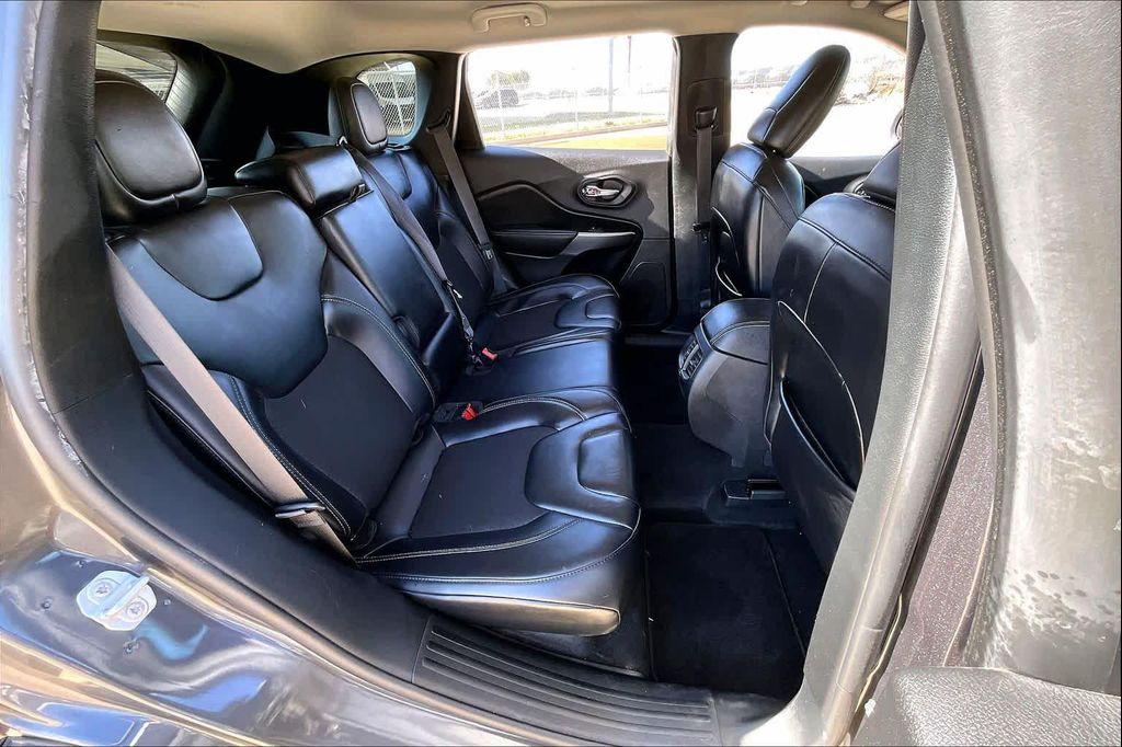 used 2020 Jeep Cherokee car, priced at $15,900