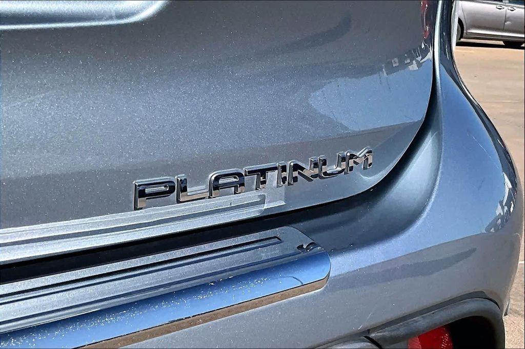 used 2023 Toyota Highlander car, priced at $35,900