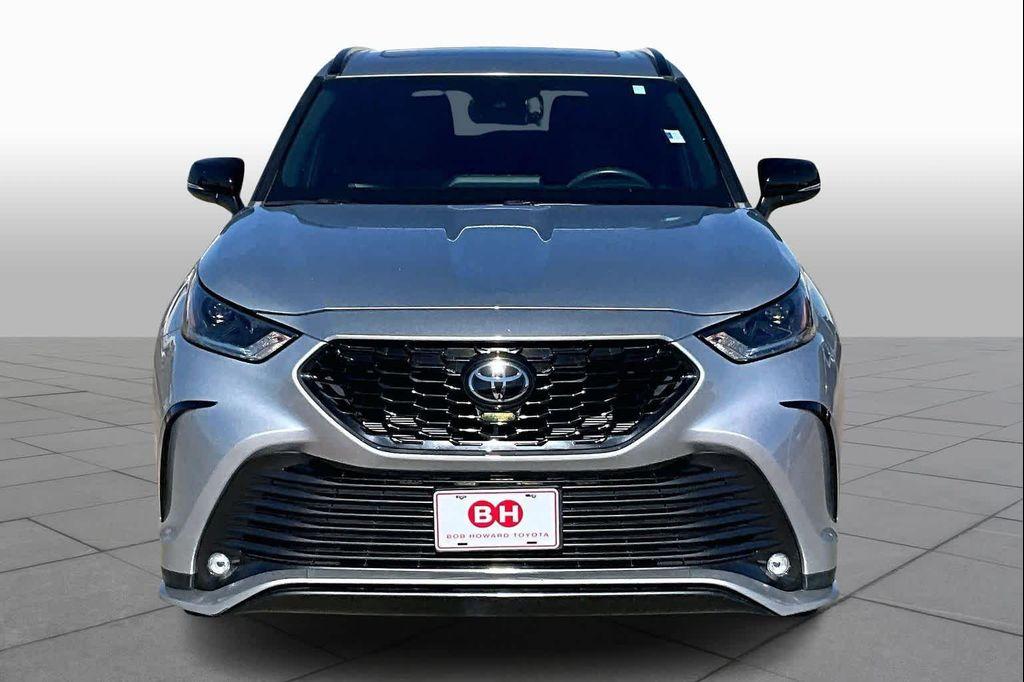 used 2023 Toyota Highlander car, priced at $40,794