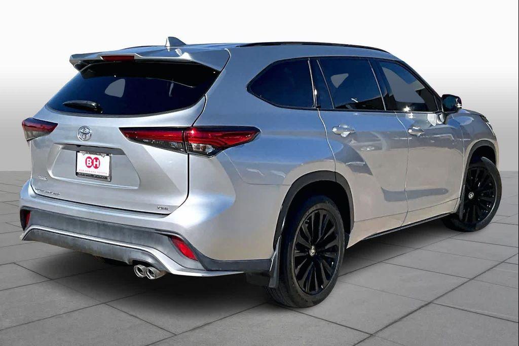 used 2023 Toyota Highlander car, priced at $40,794