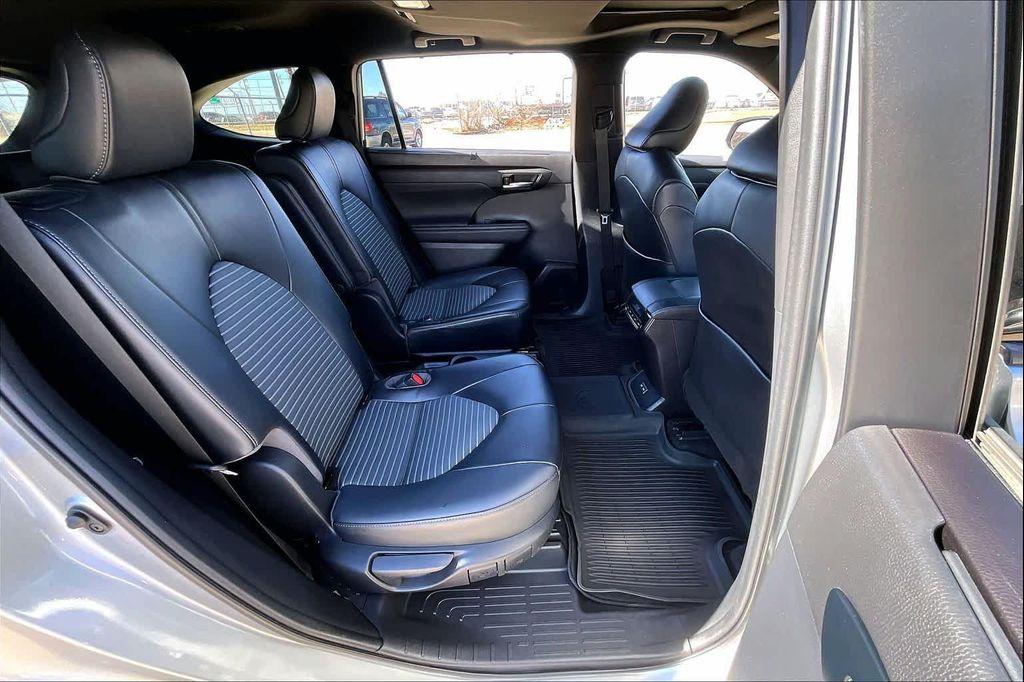 used 2023 Toyota Highlander car, priced at $40,794