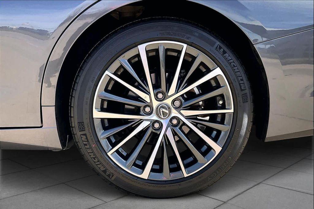 used 2024 Lexus ES 350 car, priced at $36,500