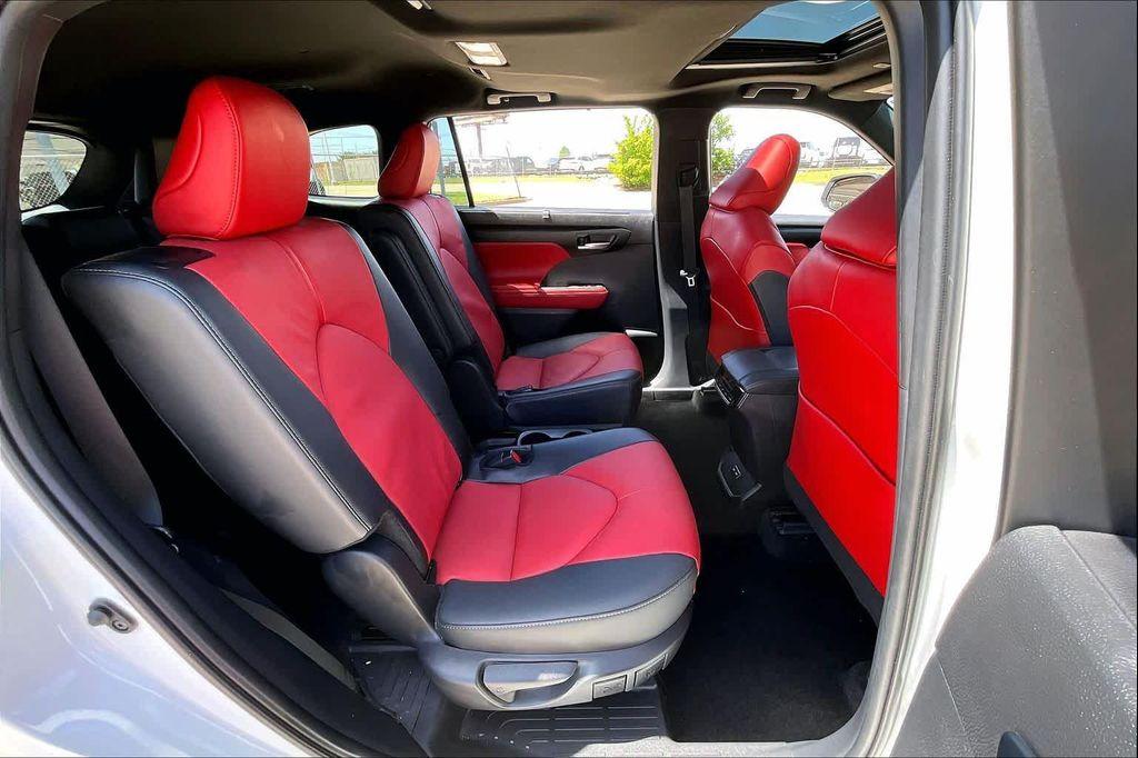 used 2025 Toyota Highlander car, priced at $44,900