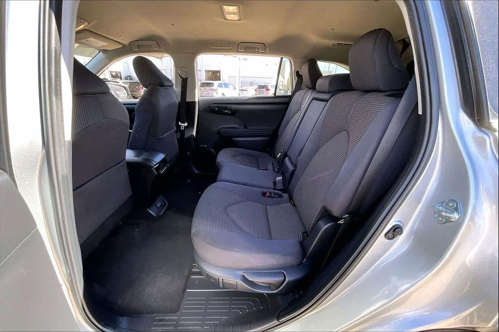 used 2024 Toyota Highlander car, priced at $34,900