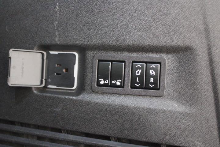 used 2023 GMC Yukon XL car, priced at $67,385