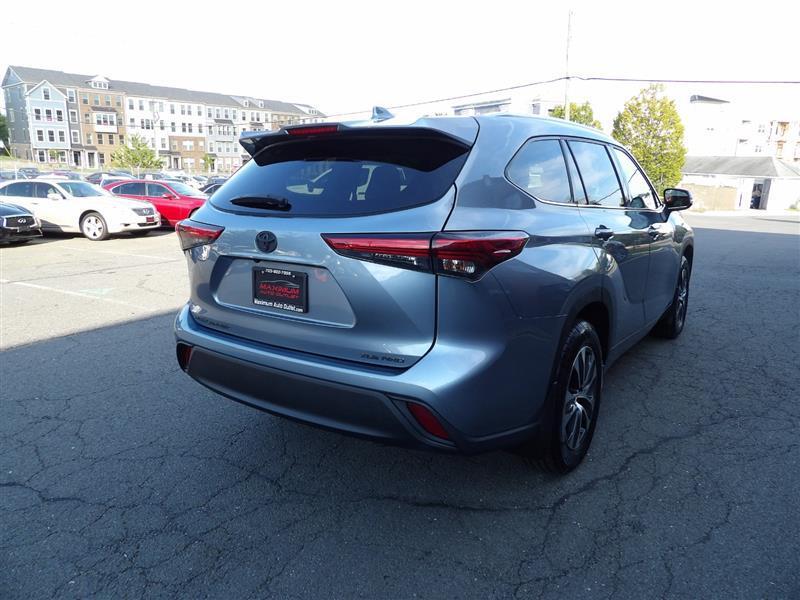 used 2021 Toyota Highlander car, priced at $30,995