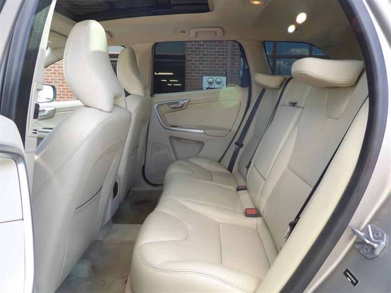 used 2015 Volvo XC60 car, priced at $10,995