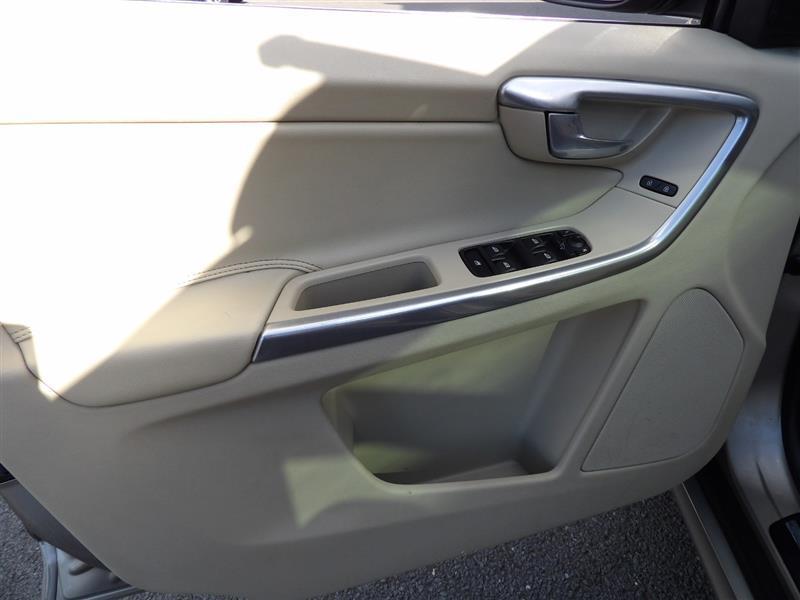 used 2015 Volvo XC60 car, priced at $10,995