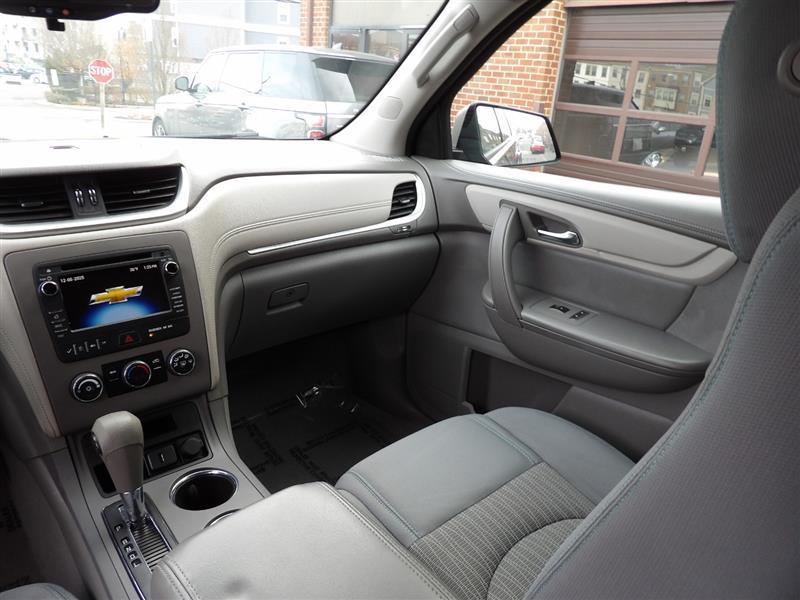 used 2015 Chevrolet Traverse car, priced at $6,995