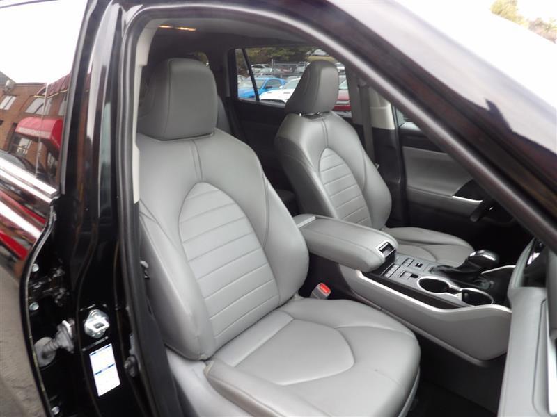 used 2021 Toyota Highlander car, priced at $30,995