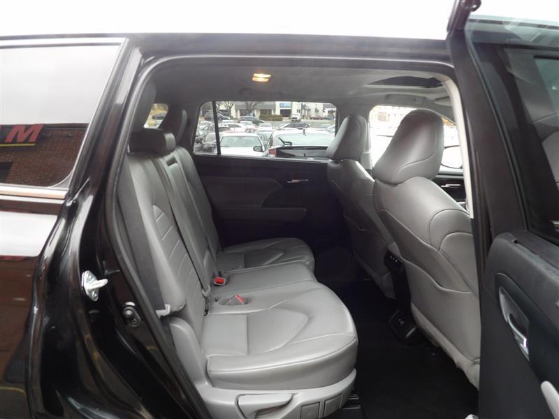 used 2021 Toyota Highlander car, priced at $30,995