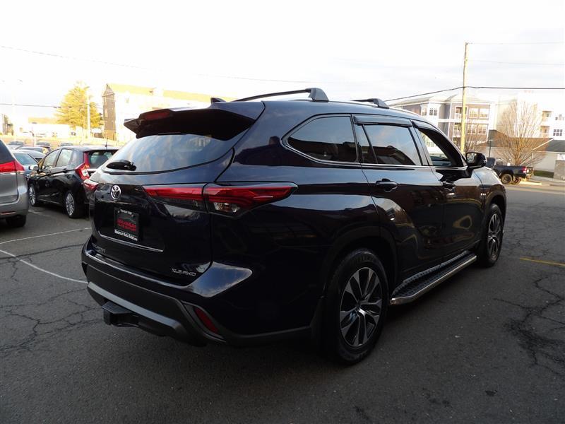 used 2021 Toyota Highlander car, priced at $26,995