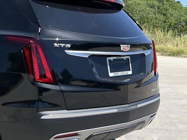 new 2025 Cadillac XT5 car, priced at $56,190