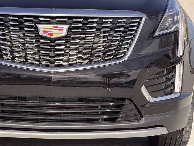 new 2025 Cadillac XT5 car, priced at $47,915