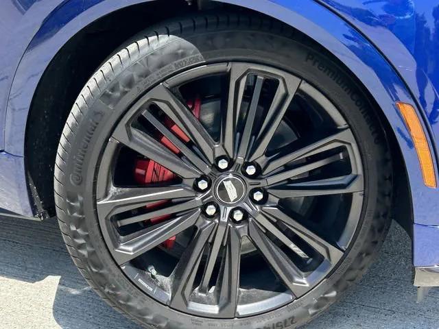 new 2025 Cadillac XT5 car, priced at $52,090