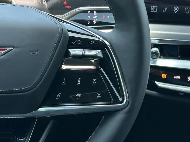 new 2025 Cadillac XT5 car, priced at $52,090