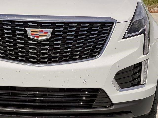 new 2026 Cadillac XT5 car, priced at $43,112