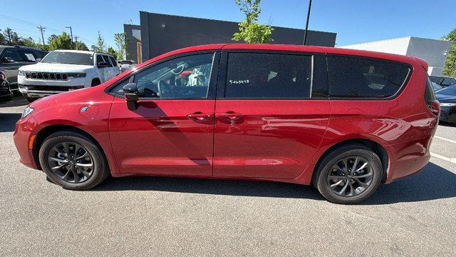 used 2024 Chrysler Pacifica Hybrid car, priced at $31,999