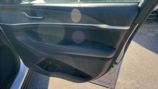 used 2024 Jeep Grand Cherokee car, priced at $24,995