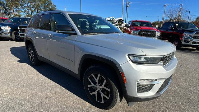 used 2024 Jeep Grand Cherokee car, priced at $24,995