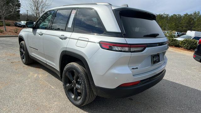 new 2025 Jeep Grand Cherokee car, priced at $35,995