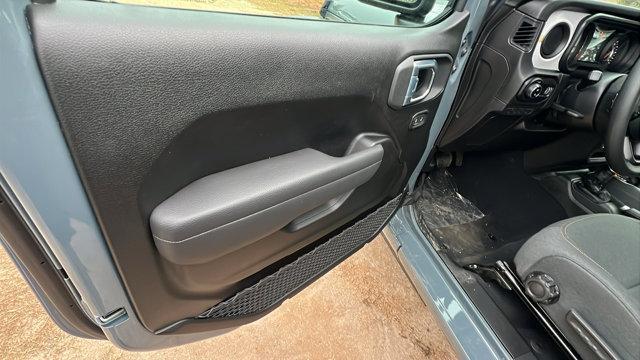 new 2026 Jeep Gladiator car, priced at $43,315