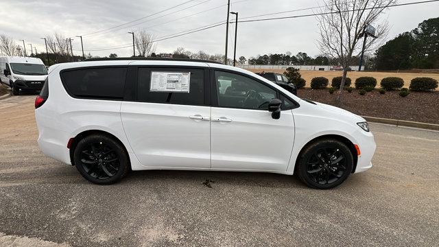 new 2026 Chrysler Pacifica car, priced at $43,995