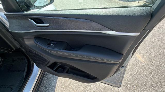 used 2024 Jeep Grand Cherokee car, priced at $32,995