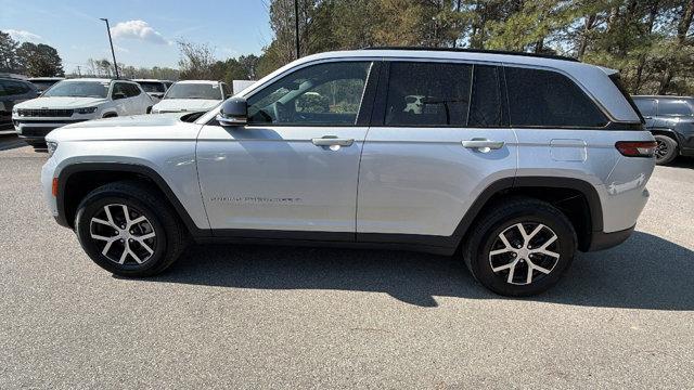 used 2024 Jeep Grand Cherokee car, priced at $32,995