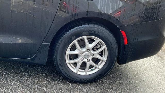 used 2024 Chrysler Pacifica car, priced at $22,100