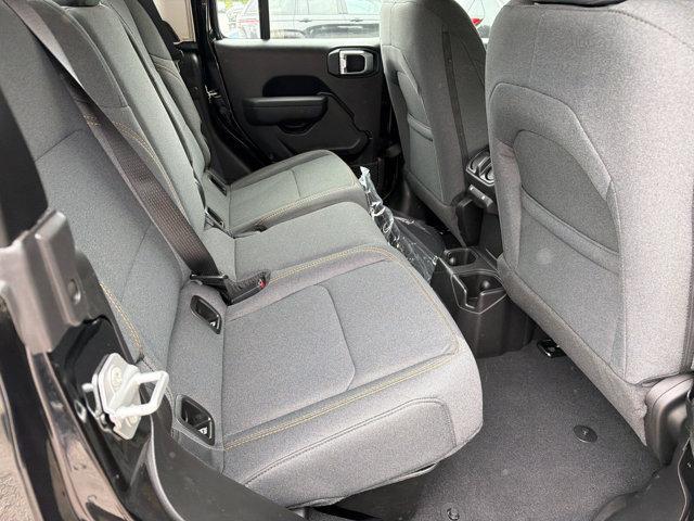 new 2026 Jeep Gladiator car, priced at $38,009