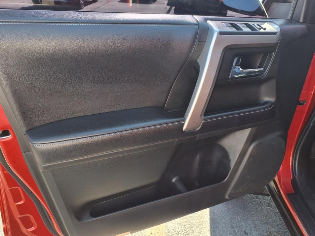2018 Barcelona Red Metallic Toyota 4Runner
