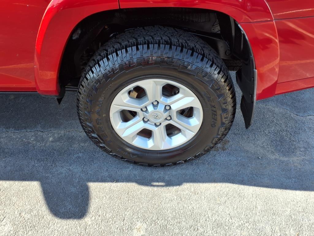 2018 Barcelona Red Metallic Toyota 4Runner