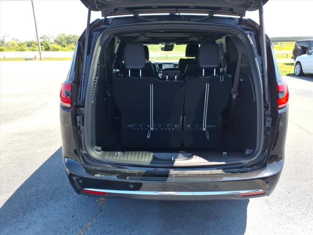 new 2026 Chrysler Pacifica car, priced at $44,983