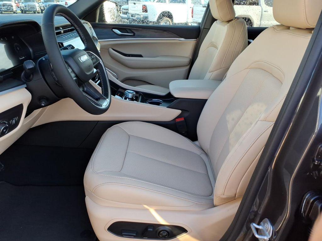 new 2026 Jeep Grand Cherokee L car, priced at $52,986